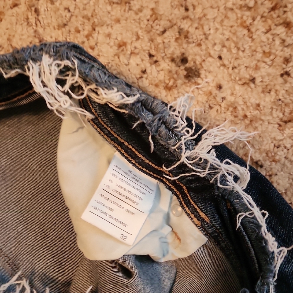 KanCan High Rise Distressed Blue Jeans PRICE IS FIRM - Picture 7 of 9